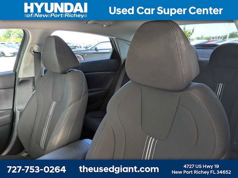 Certified 2024 Hyundai Elantra SEL FWD image 7