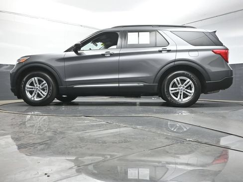 Used 2023 Ford Explorer XLT w/ Equipment Group 202A RWD image 35