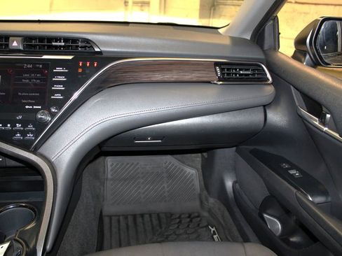 Used 2020 Toyota Camry LE image 25