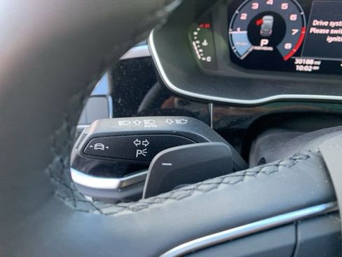 Used 2025 Audi Q3 2.0T Premium image 24