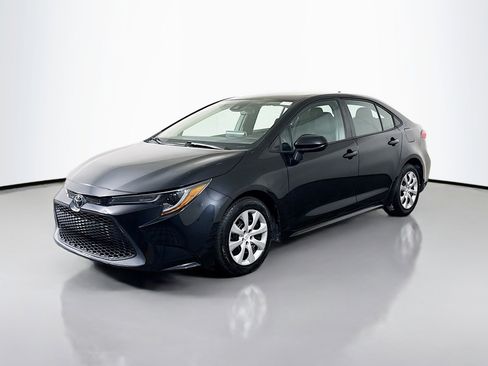 Used 2021 Toyota Corolla LE image 4