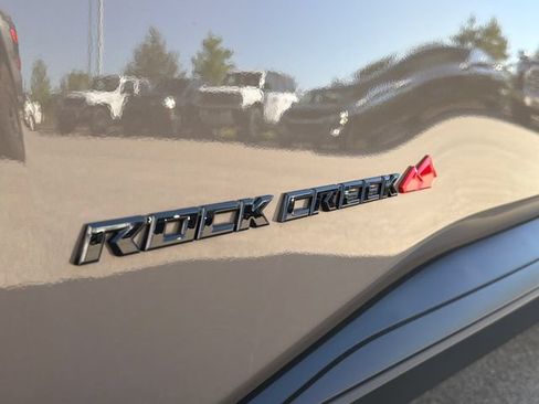 Used 2025 Nissan Rogue SV AWD/4WD image 39