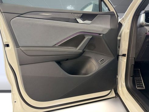 New 2026 Volkswagen Tiguan SE R-Line FWD image 21