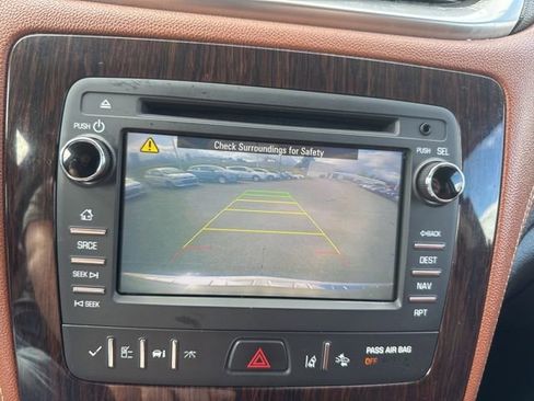 Used 2015 Chevrolet Traverse LTZ image 20