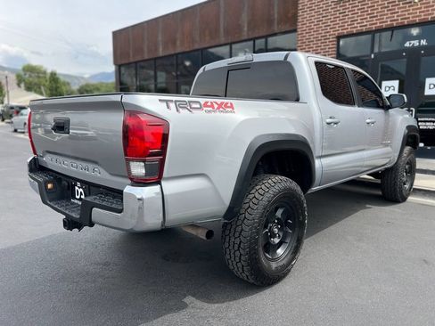 Used 2018 Toyota Tacoma TRD Off-Road AWD/4WD image 26