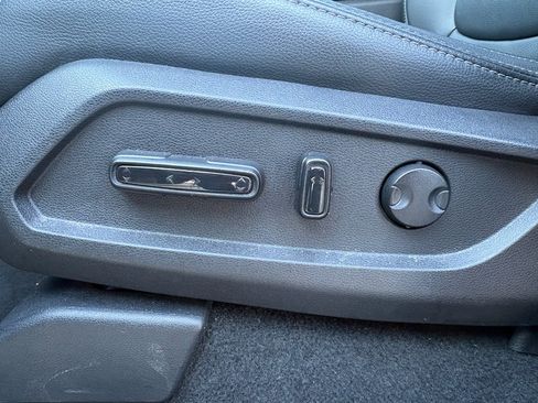 Certified 2023 Honda Pilot Touring image 27