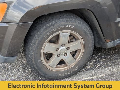 Used 2005 Jeep Grand Cherokee Limited image 9