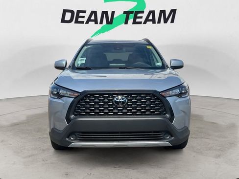 Used 2022 Toyota Corolla Cross LE image 3