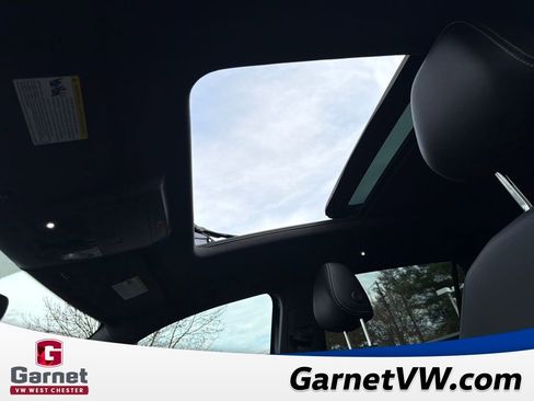 Used 2023 Volkswagen Atlas Cross Sport SE w/ Panoramic Sunroof Package image 21