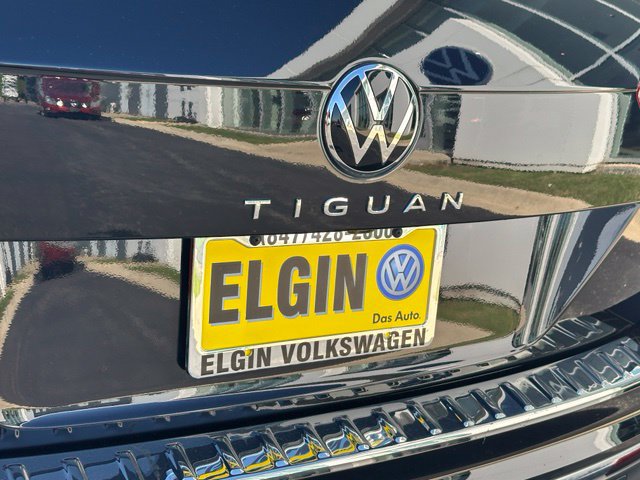 Used 2023 Volkswagen Tiguan SE AWD/4WD image 14