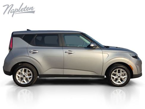 Used 2025 Kia Soul LX w/ LX Technology Package FWD image 7