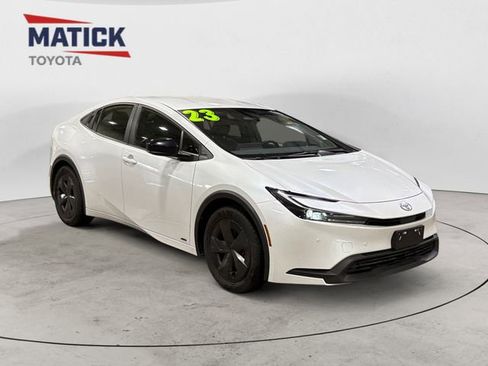 Used 2023 Toyota Prius LE AWD/4WD image 1