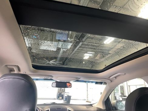 Used 2019 Ford Edge SEL w/ Equipment Group 201A AWD/4WD image 7