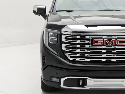 Used 2024 GMC Sierra 1500 Denali w/ Denali Reserve Package AWD/4WD image 5