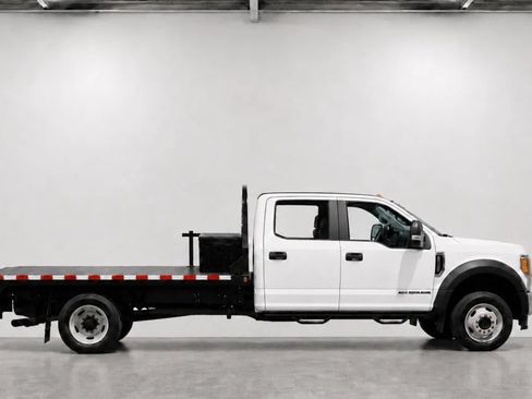 Used 2017 Ford F550 4x4 Crew Cab Super Duty image 1
