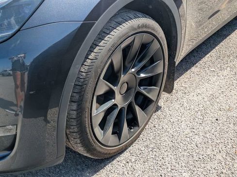 Used 2025 Tesla Model Y Long Range image 6