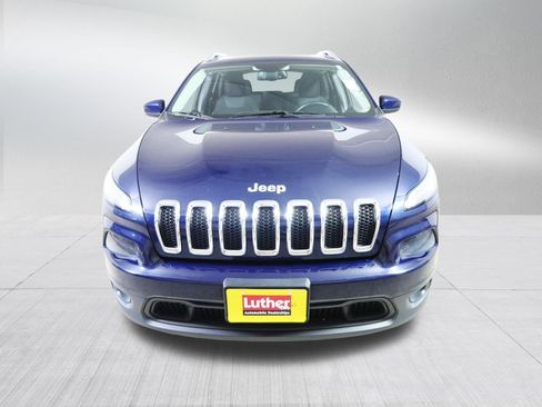 Used 2015 Jeep Cherokee Latitude w/ Comfort/Convenience Group AWD/4WD image 2