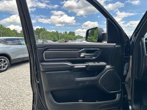 Used 2025 RAM 1500 Laramie AWD/4WD image 27
