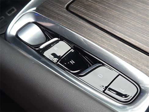 Used 2022 Buick Enclave Avenir w/ Avenir Technology Package image 21