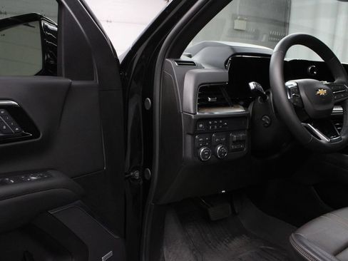 Used 2025 Chevrolet Tahoe High Country AWD/4WD image 64