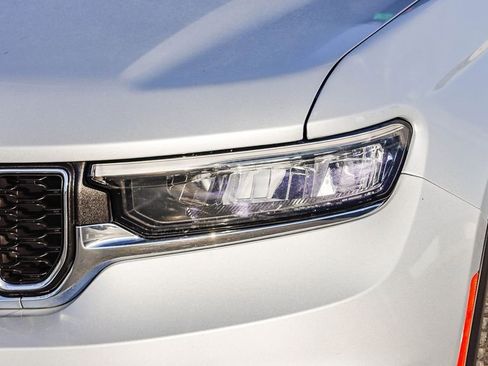 Certified 2023 Jeep Grand Cherokee L Laredo image 5