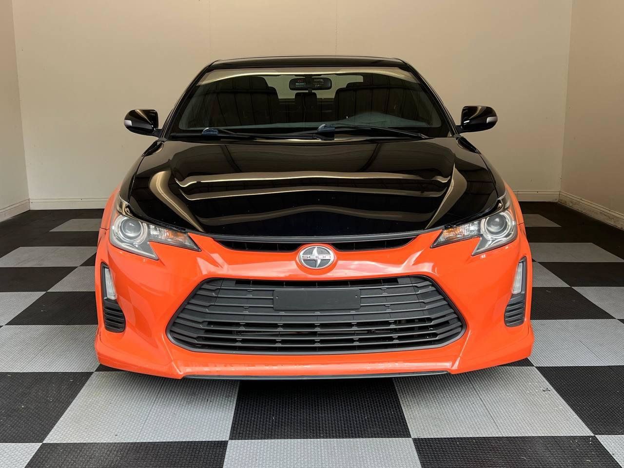 Used 2015 Scion tC FWD image 2
