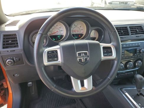 Used 2011 Dodge Challenger Base image 23