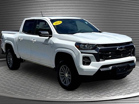 Used 2024 Chevrolet Colorado LT w/ LT Convenience Package II AWD/4WD image 1