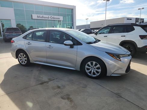 Used 2023 Toyota Corolla LE image 8