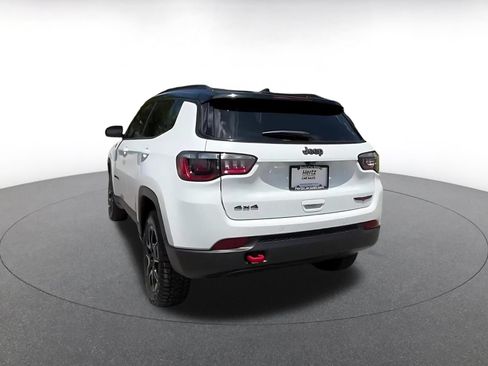 Used 2025 Jeep Compass Trailhawk AWD/4WD image 11