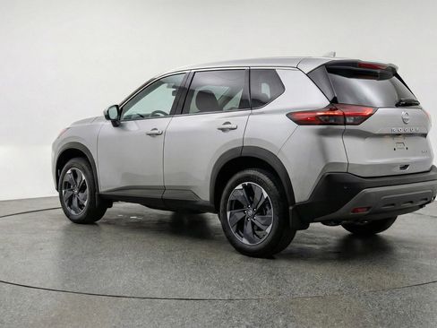 Used 2025 Nissan Rogue SV image 6
