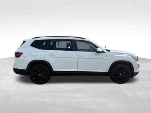 Used 2024 Volkswagen Atlas SE FWD image 9