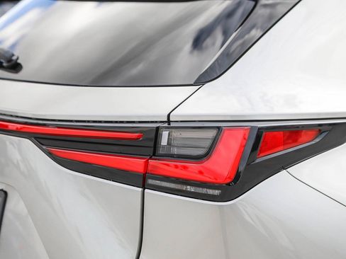 New 2026 Lexus NX 350 350h Luxury image 9