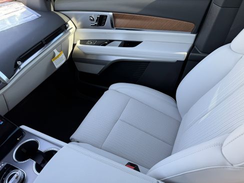 New 2026 Cadillac Vistiq Luxury AWD/4WD image 17