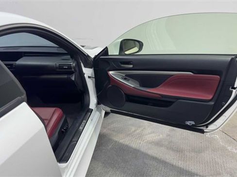Used 2016 Lexus RC 200t image 9