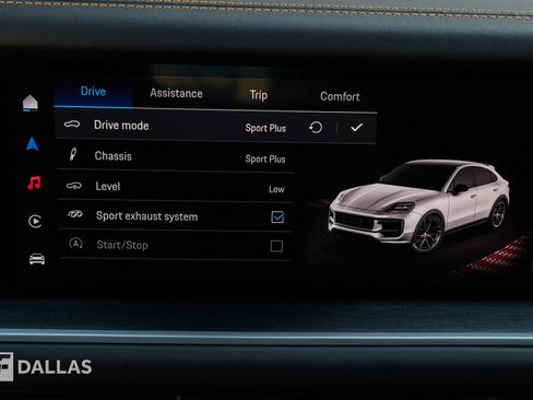 Used 2024 Porsche Cayenne Turbo GT image 28