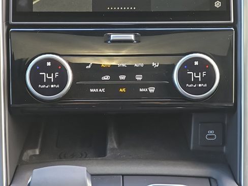 Certified 2024 Land Rover Discovery Dynamic SE image 20