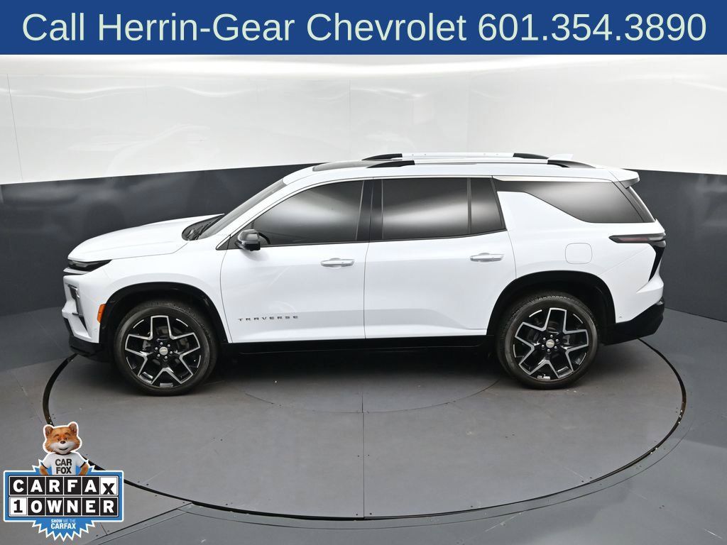 Used 2026 Chevrolet Traverse High Country FWD image 32