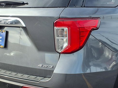 Certified 2022 Ford Explorer XLT w/ Equipment Group 202A image 28