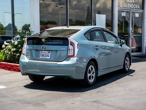 Used 2014 Toyota Prius Two FWD image 4