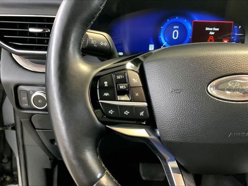 Used 2022 Ford Explorer Platinum w/ Equipment Group 601A AWD/4WD image 22