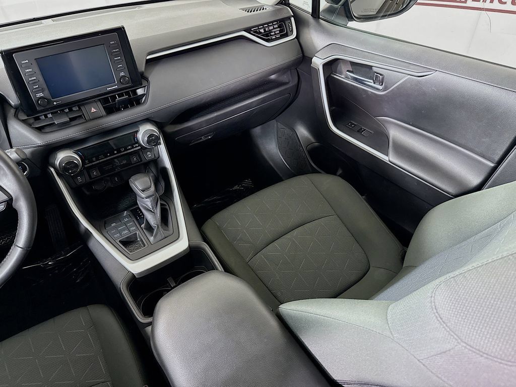 Certified 2022 Toyota RAV4 XLE w/ Convenience Package AWD/4WD image 26
