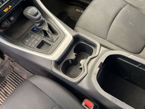 Used 2019 Toyota RAV4 LE w/ All Weather Liner Package AWD/4WD image 5