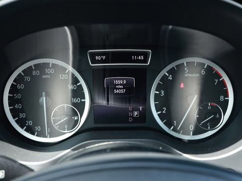 Used 2019 INFINITI QX30 w/ Cargo Package FWD image 12
