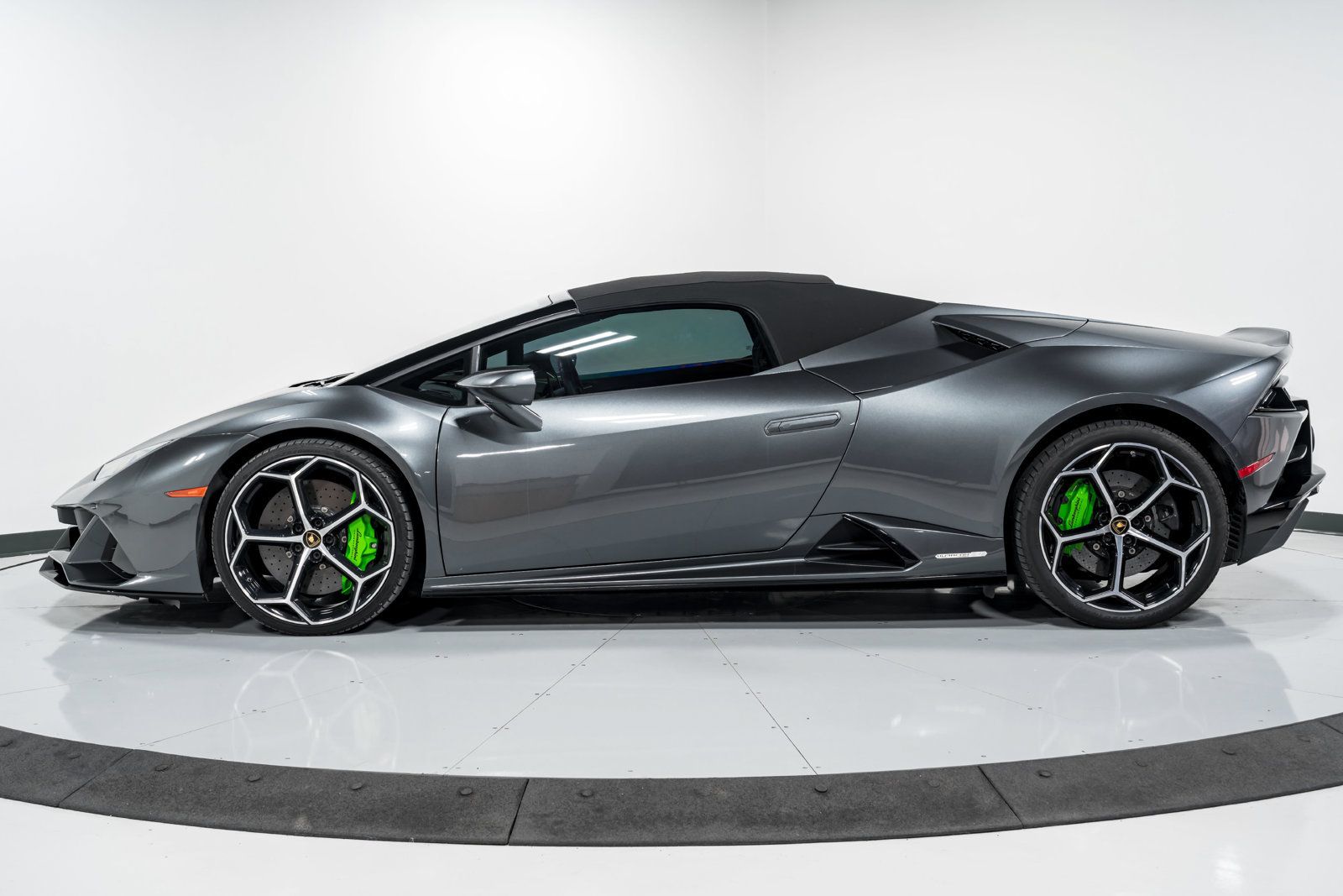 Used 2020 Lamborghini Huracan EVO AWD/4WD image 43