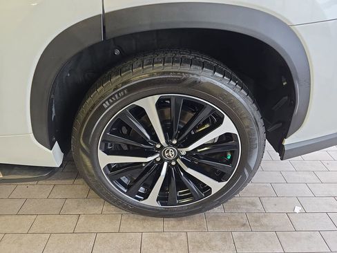 Used 2022 Toyota Highlander XSE image 36