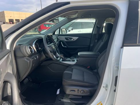 Used 2025 Chevrolet Blazer LT image 22
