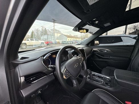 Used 2023 Chevrolet Traverse Premier w/ Redline Edition image 2