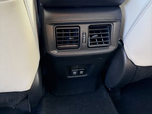 Used 2021 Toyota RAV4 XLE Premium image 29