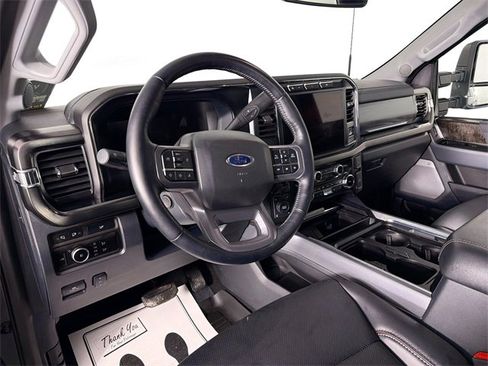 Used 2024 Ford F350 Lariat image 9